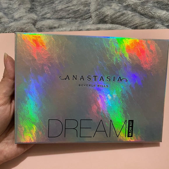Anastasia Glow Kit - Picture 3 of 3